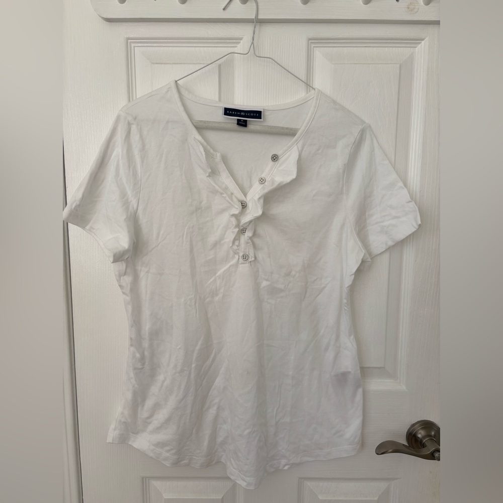 Karen Scott White Short Sleeve Top with Ruffled V neck and Button Accents